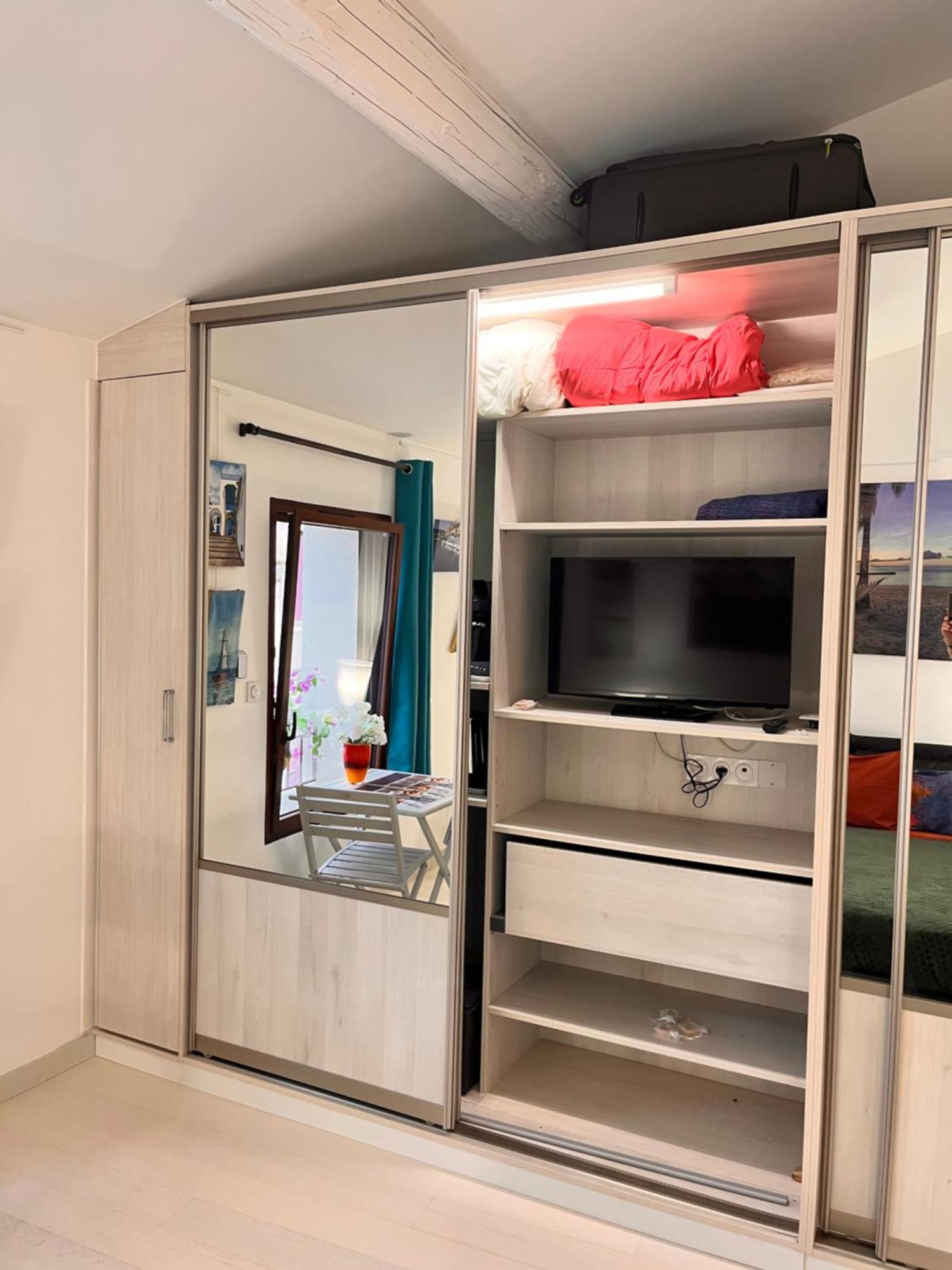 Chambre Cozy Spacieuse, Intra-Muros, Clim, Parking Aigues-Mortes Eksteriør bilde